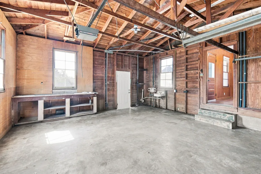 312 S Wilson Avenue Giddings, TX 78942