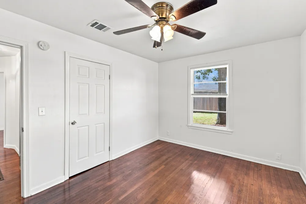 312 S Wilson Avenue Giddings, TX 78942