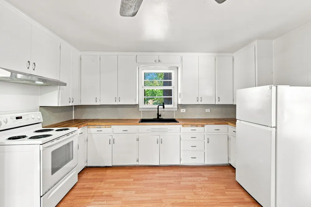 312 S Wilson Avenue Giddings, TX 78942