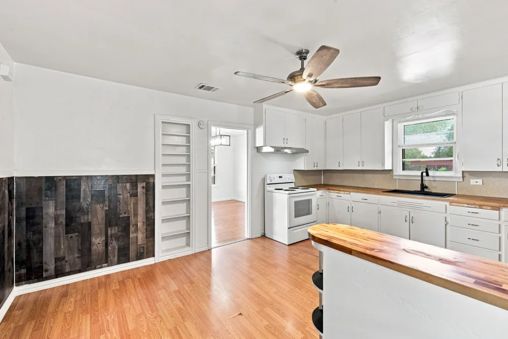 312 S Wilson Avenue Giddings, TX 78942