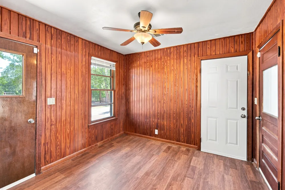 312 S Wilson Avenue Giddings, TX 78942