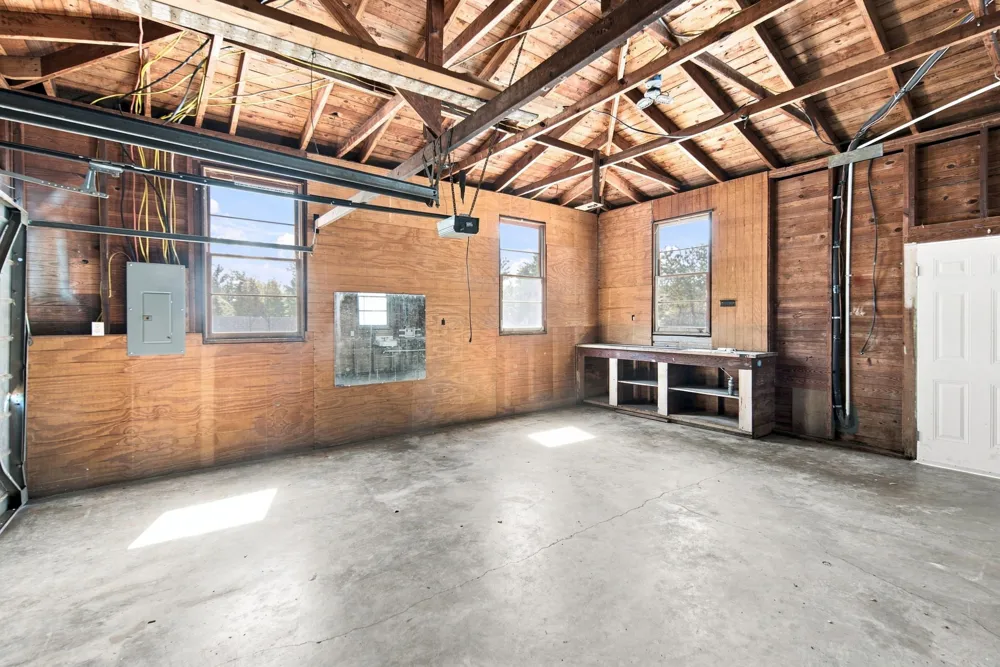 312 S Wilson Avenue Giddings, TX 78942