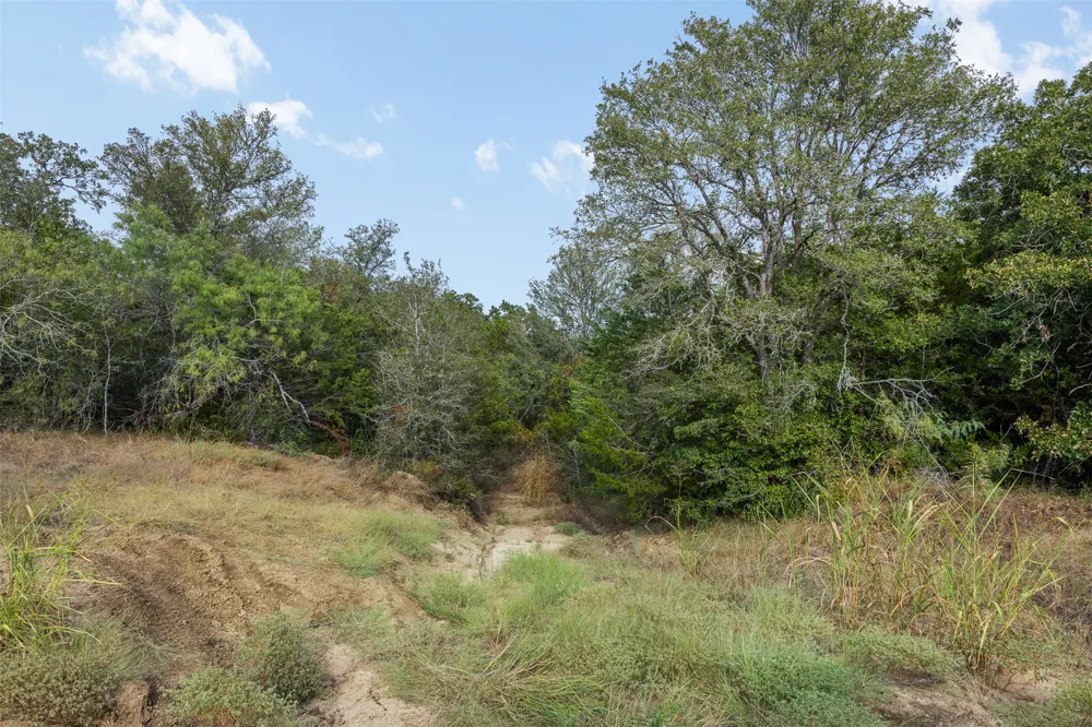 2 FM 713 Dale, TX 78616