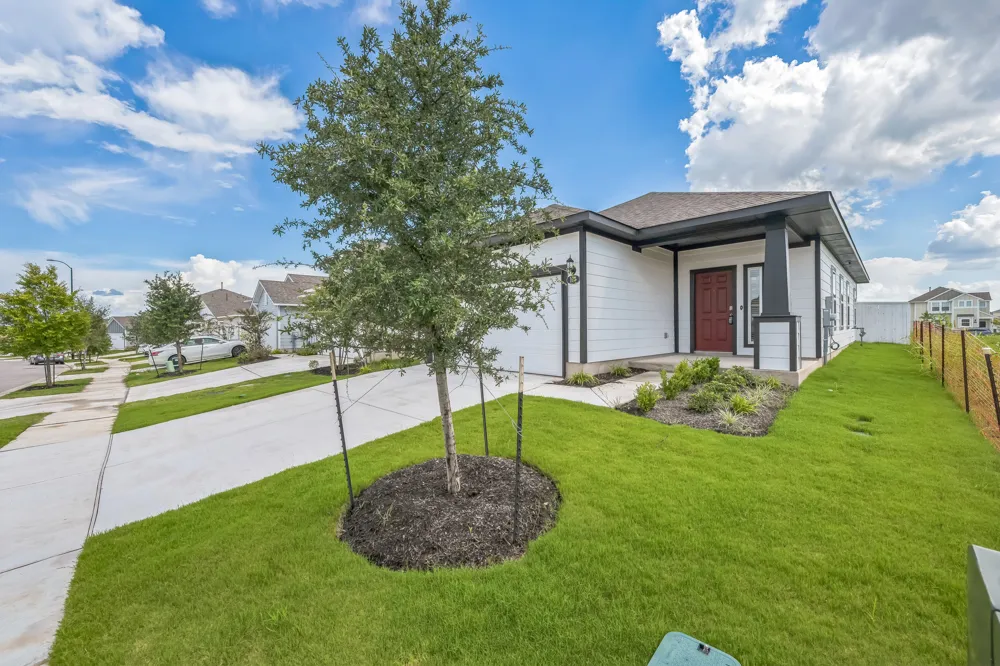 107 Honeybee Lane Elgin, TX 78621