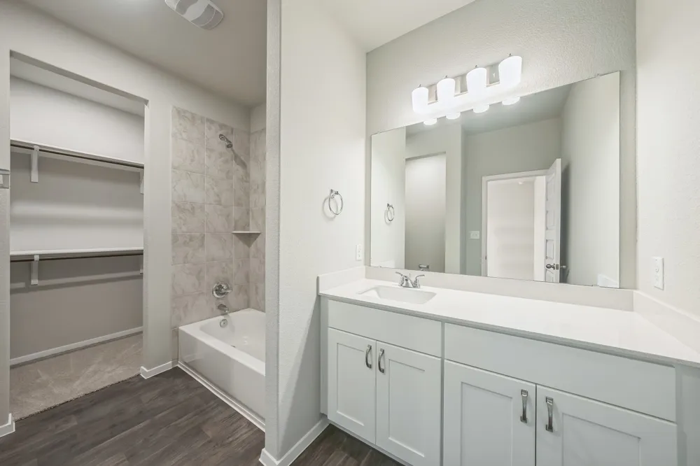 107 Honeybee Lane Elgin, TX 78621