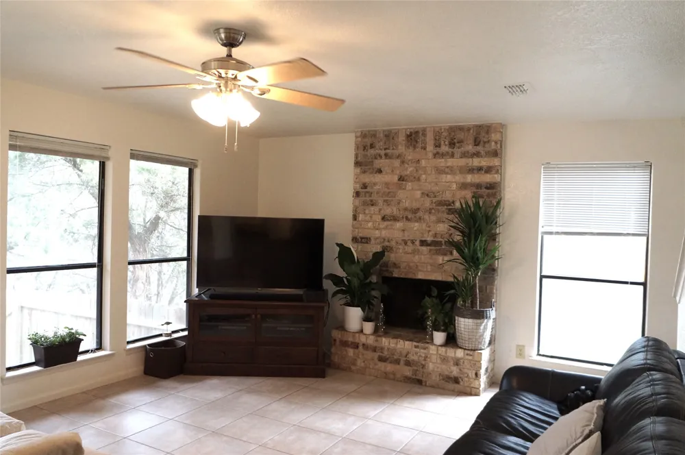 4904 Smokey Valley #B Austin, TX 78731