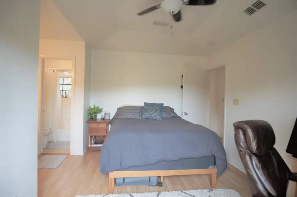 4904 Smokey Valley #B Austin, TX 78731