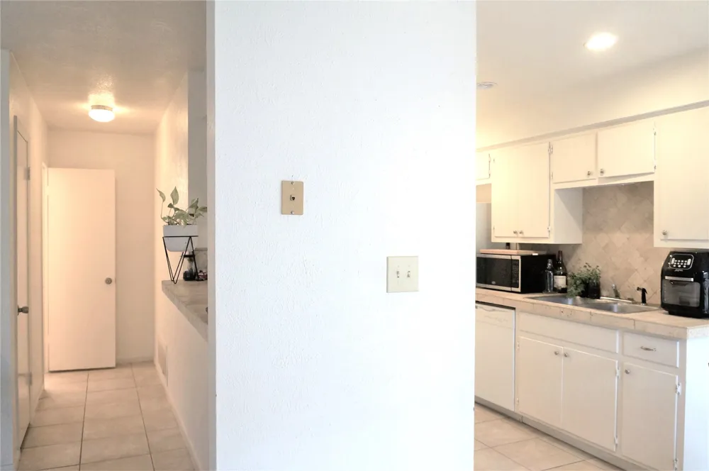 4904 Smokey Valley #B Austin, TX 78731