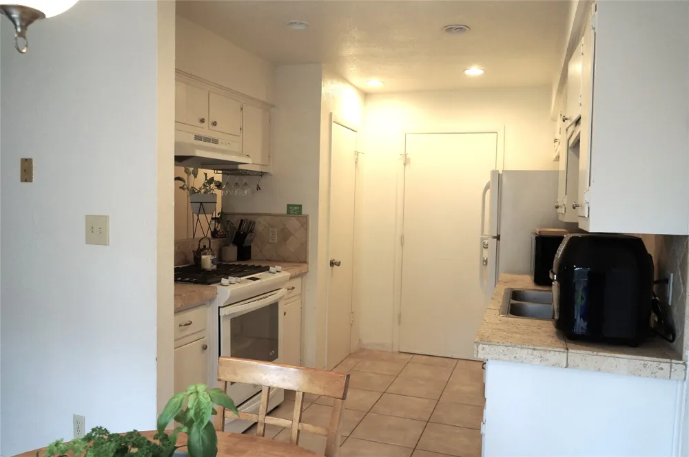 4904 Smokey Valley #B Austin, TX 78731