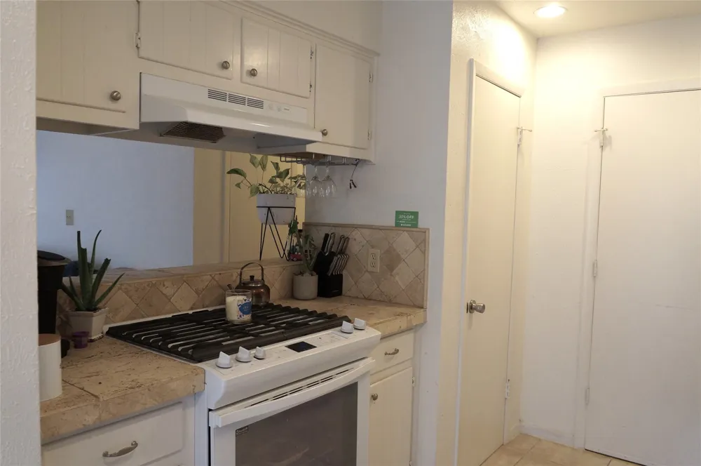 4904 Smokey Valley #B Austin, TX 78731