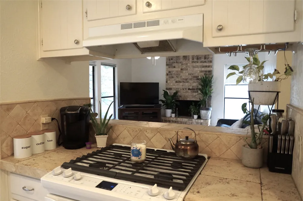 4904 Smokey Valley #B Austin, TX 78731