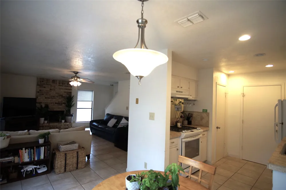 4904 Smokey Valley #B Austin, TX 78731
