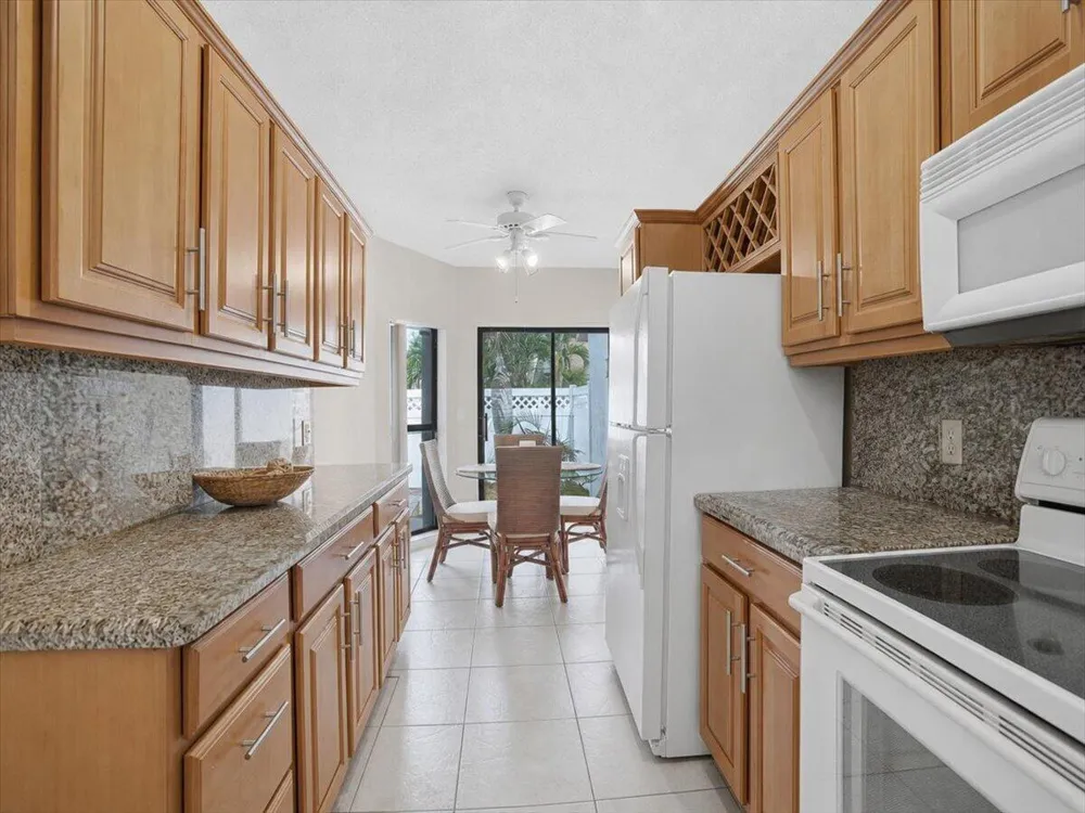 6676 Canary Palm Circle #19 Boca Raton, FL 33433