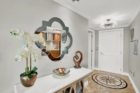 1 Ocean Boulevard #814