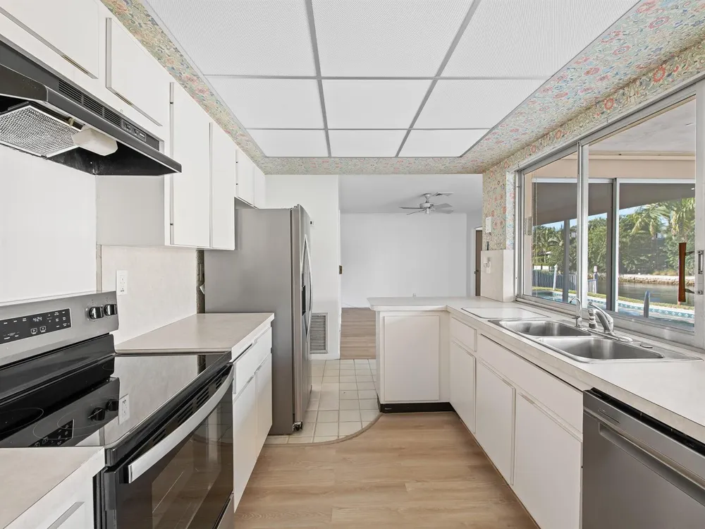 4110 NE 24TH AVENUE Lighthouse Point, FL 33064