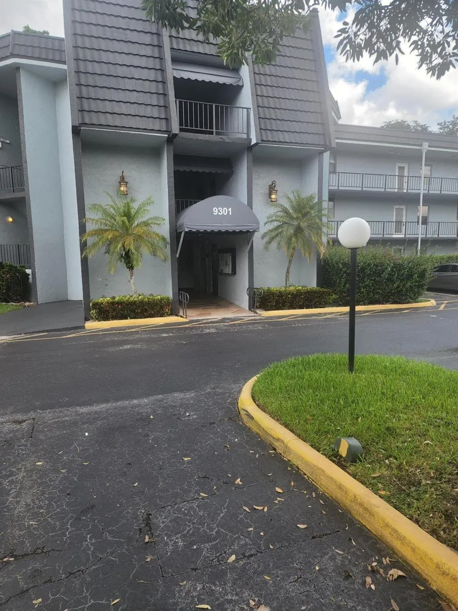 9301 LIME BAY BOULEVARD #306 Tamarac, FL 33321