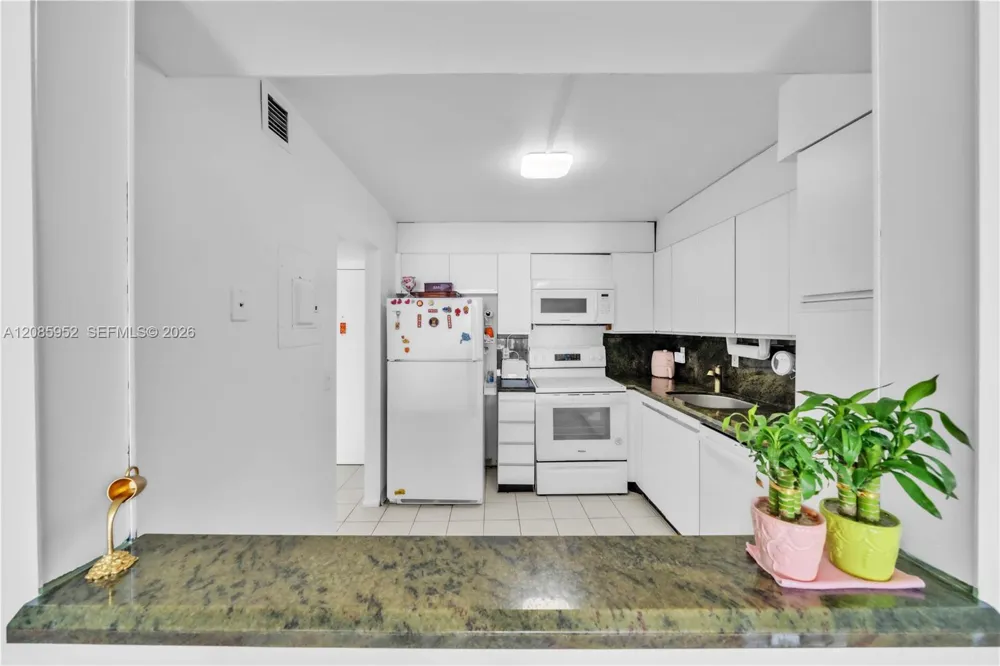 2401 S Ocean Dr #1702 Hollywood, FL 33019