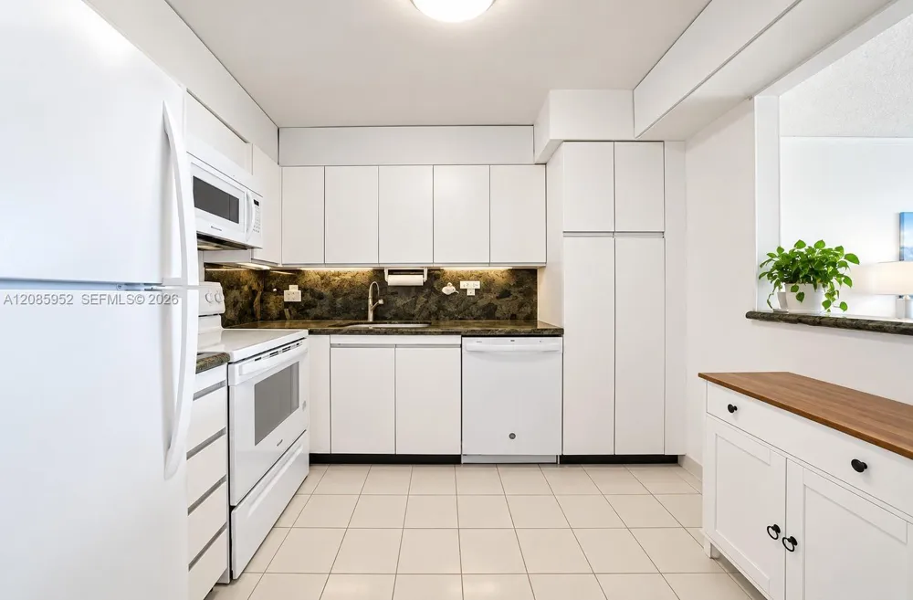 2401 S Ocean Dr #1702 Hollywood, FL 33019