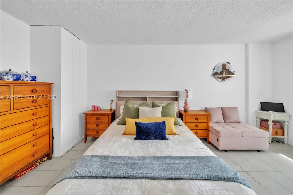 2401 S Ocean Dr #1702 Hollywood, FL 33019