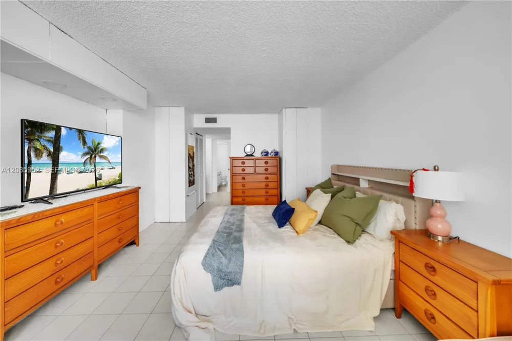2401 S Ocean Dr #1702 Hollywood, FL 33019