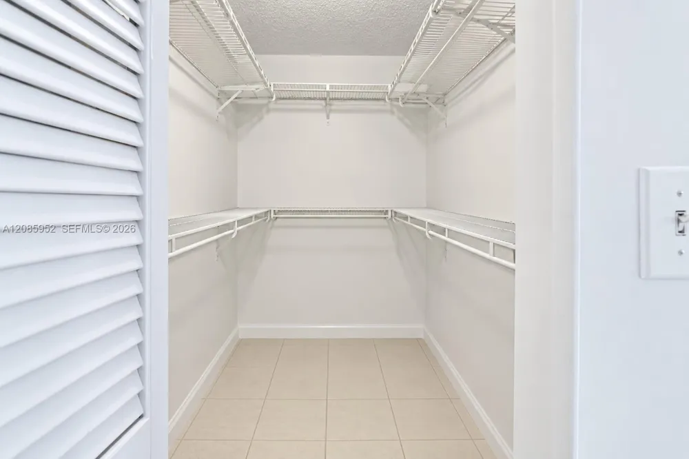 2401 S Ocean Dr #1702 Hollywood, FL 33019