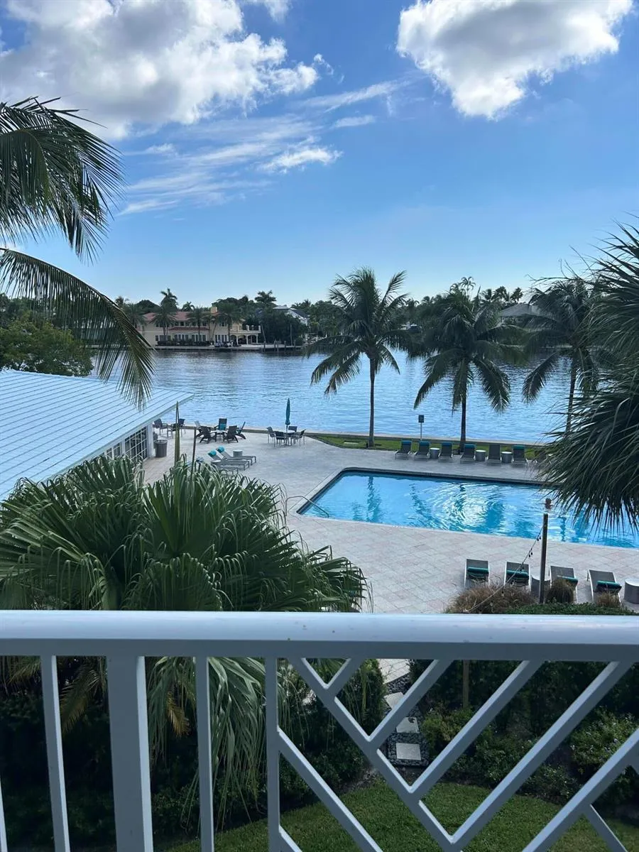 651 E Woolbright Road #303 Boynton Beach, FL 33435