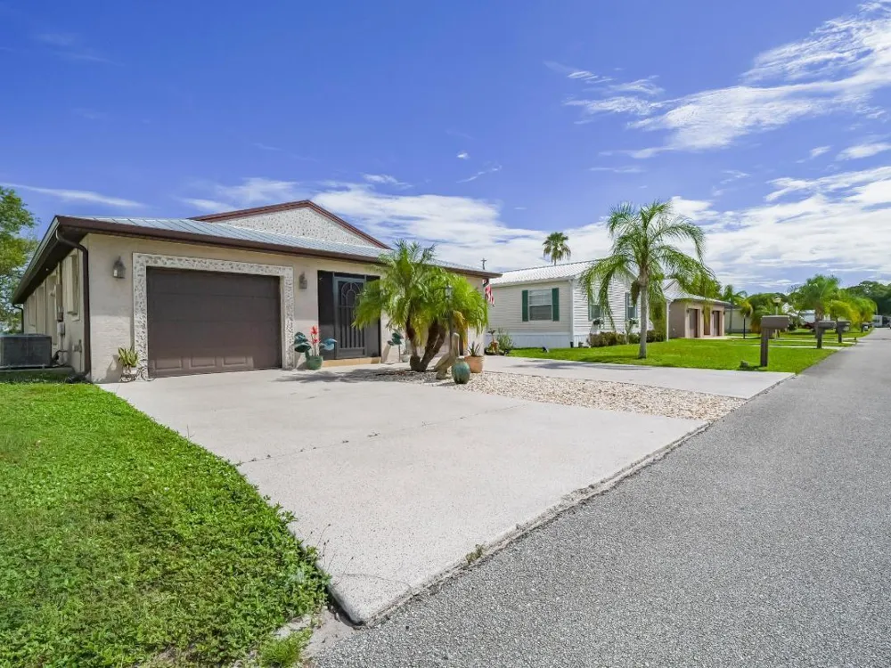 37 ARBOLES DEL NORTE Fort Pierce, FL 34951