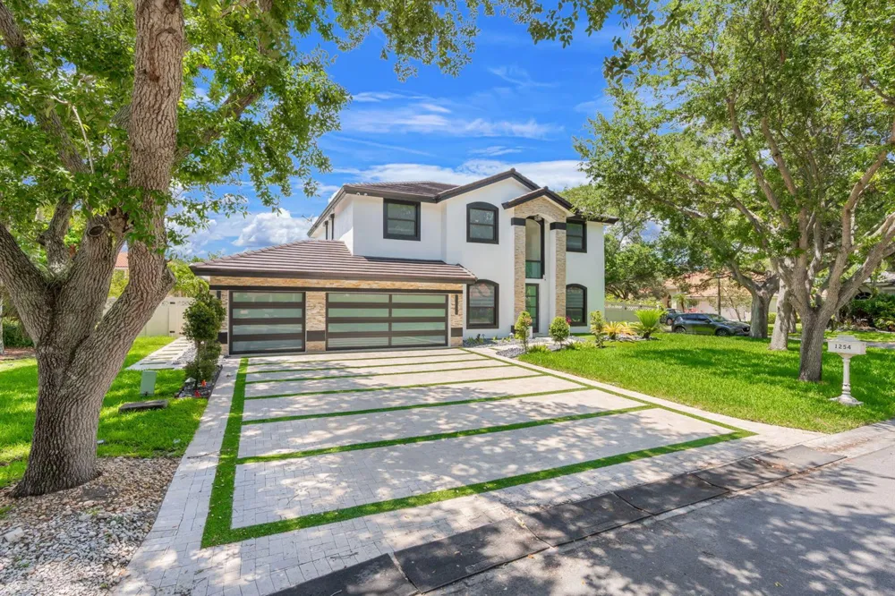 1254 NW 102ND WAY Coral Springs, FL 33071