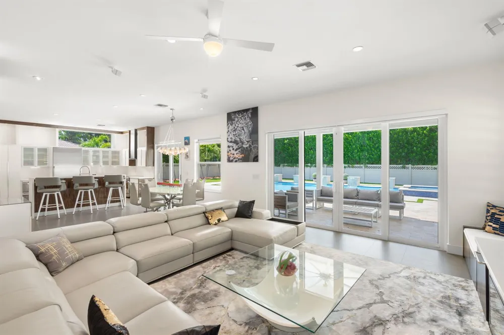 1254 NW 102ND WAY Coral Springs, FL 33071