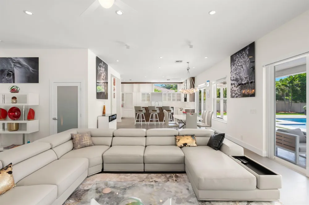 1254 NW 102ND WAY Coral Springs, FL 33071