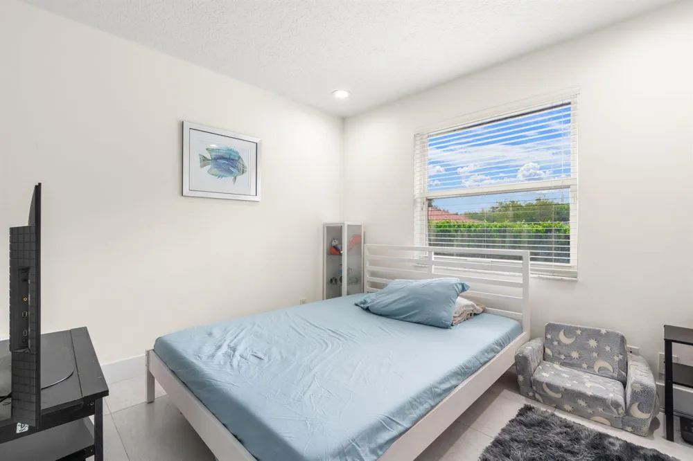 1254 NW 102ND WAY Coral Springs, FL 33071