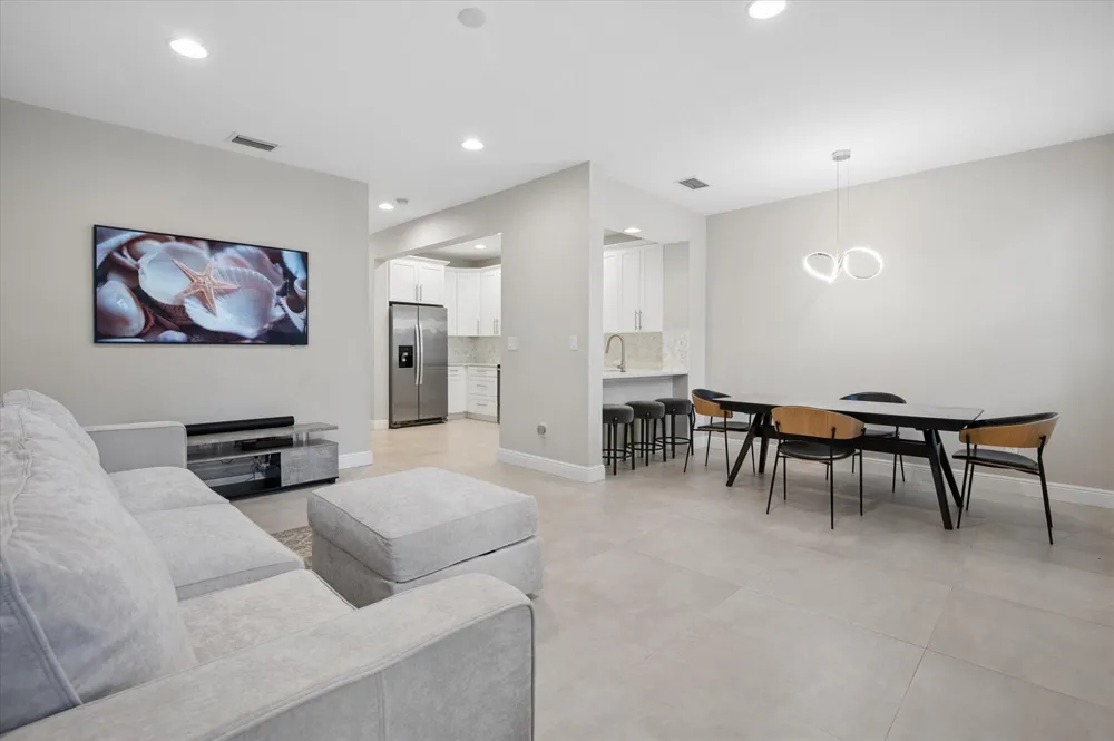 950 Marina Del Ray Lane #4 West Palm Beach, FL 33401