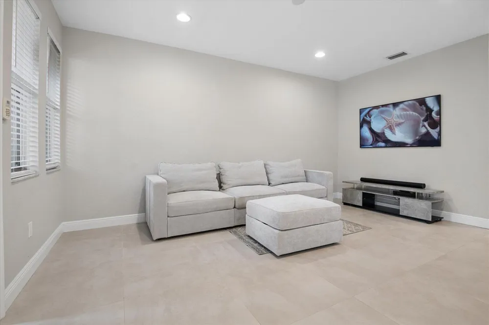 950 Marina Del Ray Lane #4 West Palm Beach, FL 33401