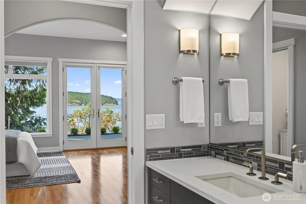11064 Marine Drive Anacortes, WA 98221