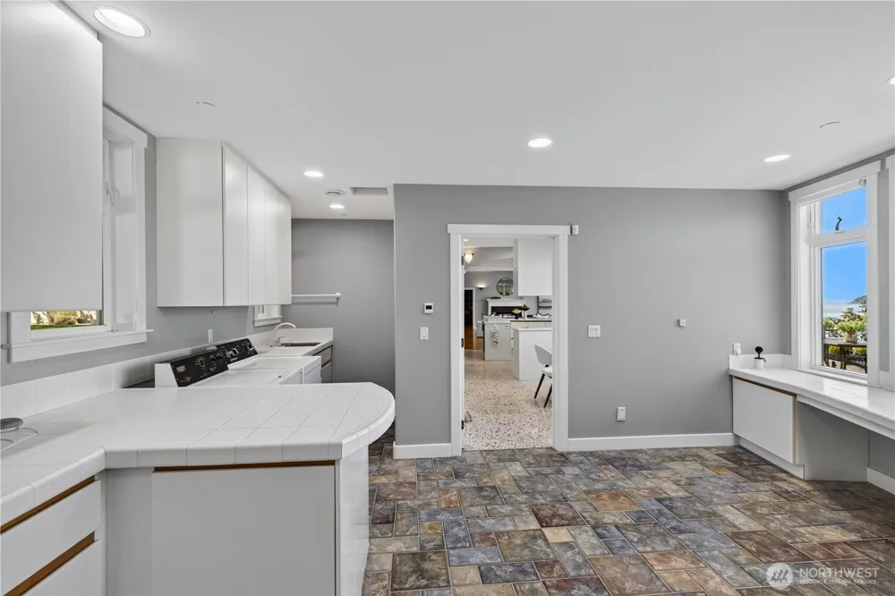11064 Marine Drive Anacortes, WA 98221