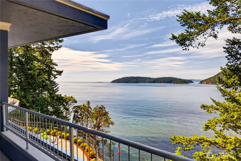 11064 Marine Drive Anacortes, WA 98221