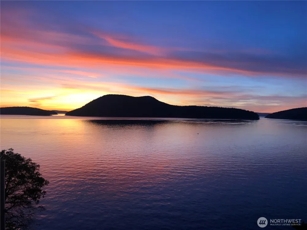 11064 Marine Drive Anacortes, WA 98221