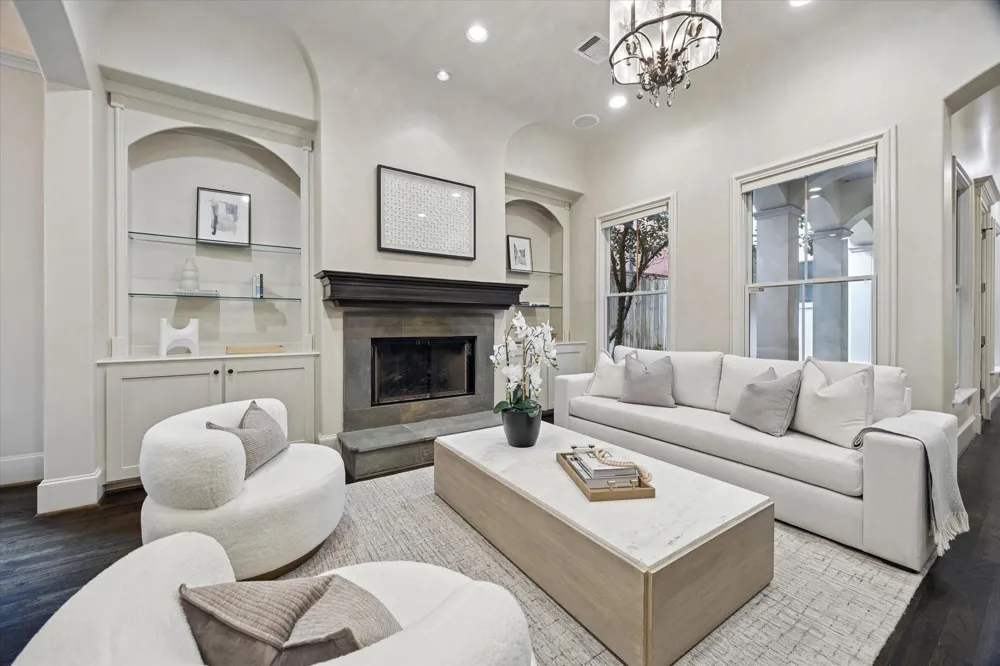 2145 Fairview Avenue Houston, TX 77019