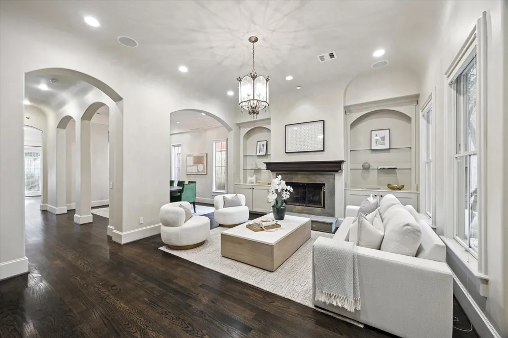 2145 Fairview Avenue Houston, TX 77019