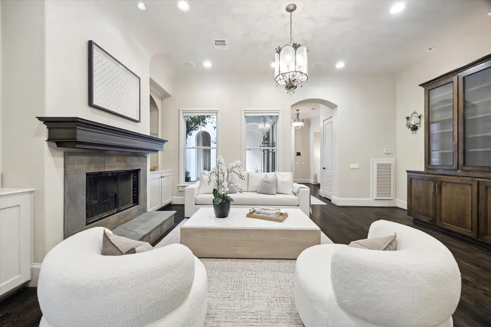 2145 Fairview Avenue Houston, TX 77019
