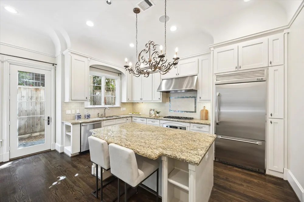 2145 Fairview Avenue Houston, TX 77019