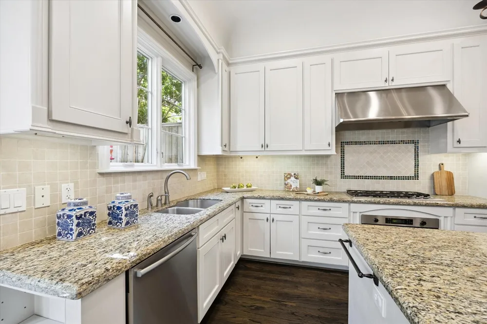 2145 Fairview Avenue Houston, TX 77019