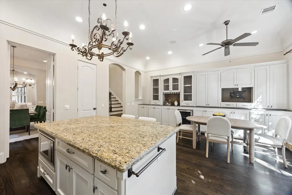 2145 Fairview Avenue Houston, TX 77019
