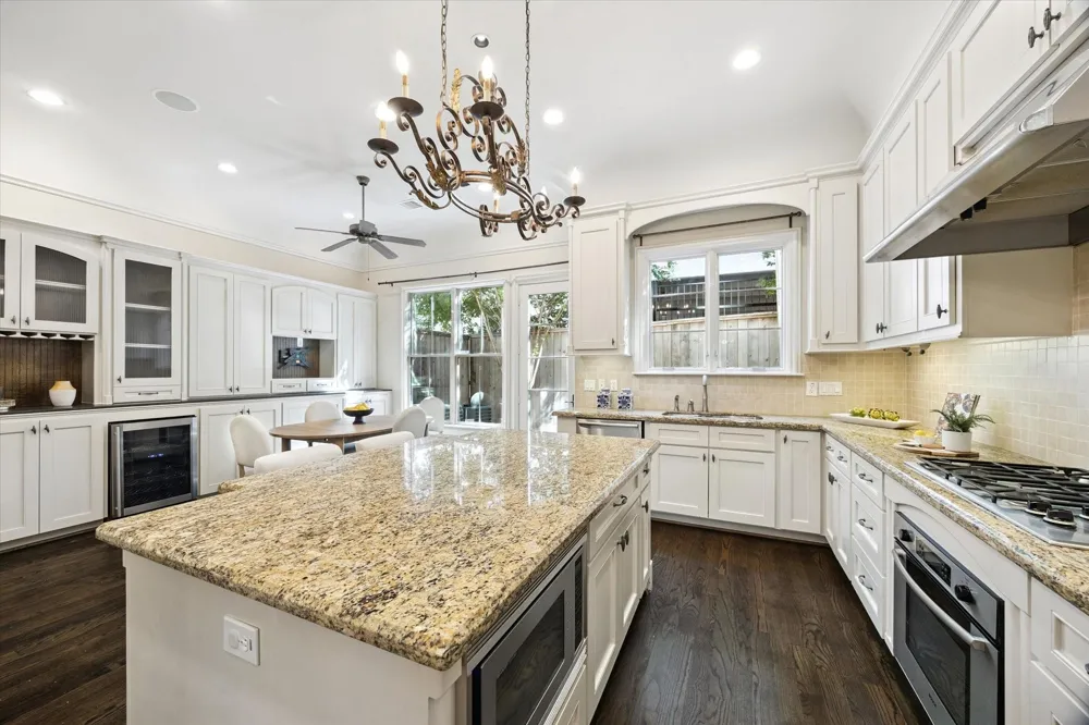 2145 Fairview Avenue Houston, TX 77019