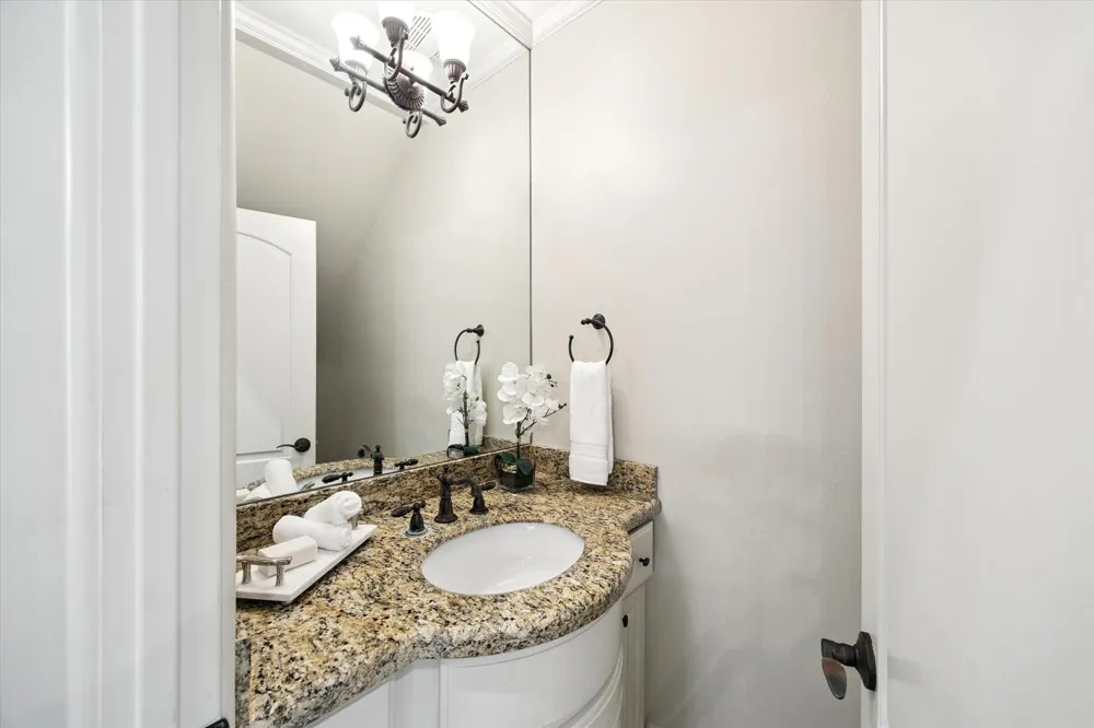 2145 Fairview Avenue Houston, TX 77019