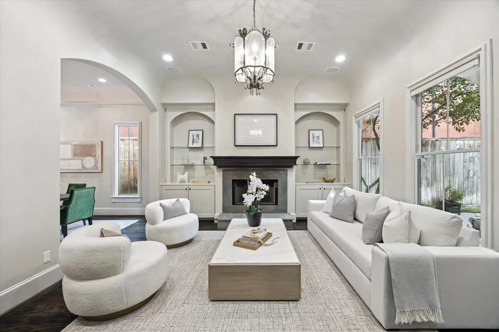 2145 Fairview Avenue Houston, TX 77019