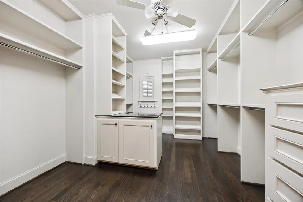 2145 Fairview Avenue Houston, TX 77019