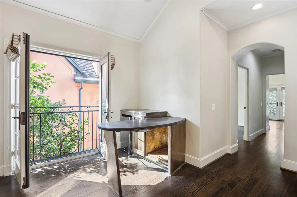2145 Fairview Avenue Houston, TX 77019