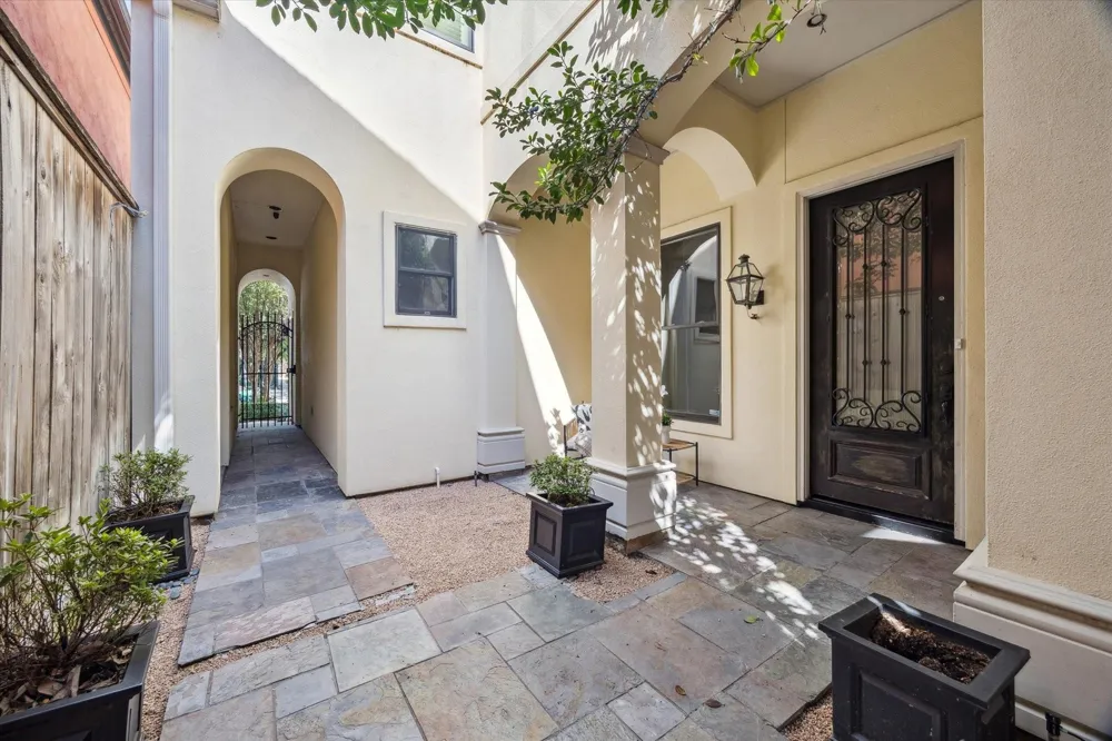 2145 Fairview Avenue Houston, TX 77019