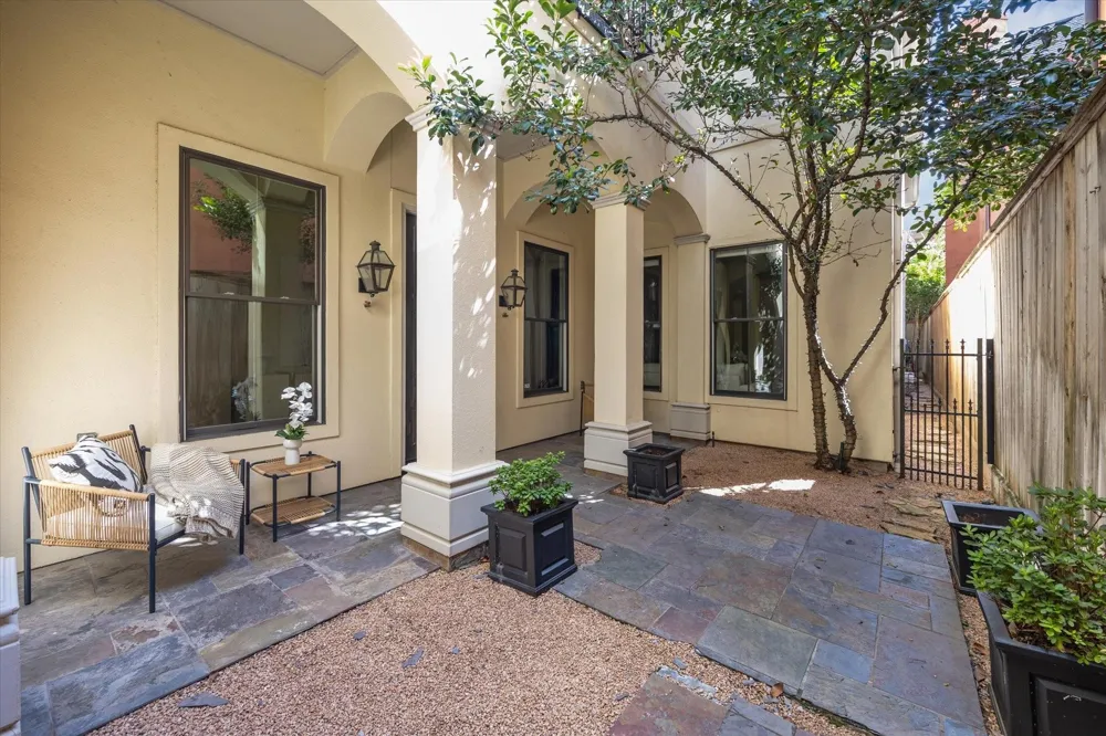 2145 Fairview Avenue Houston, TX 77019